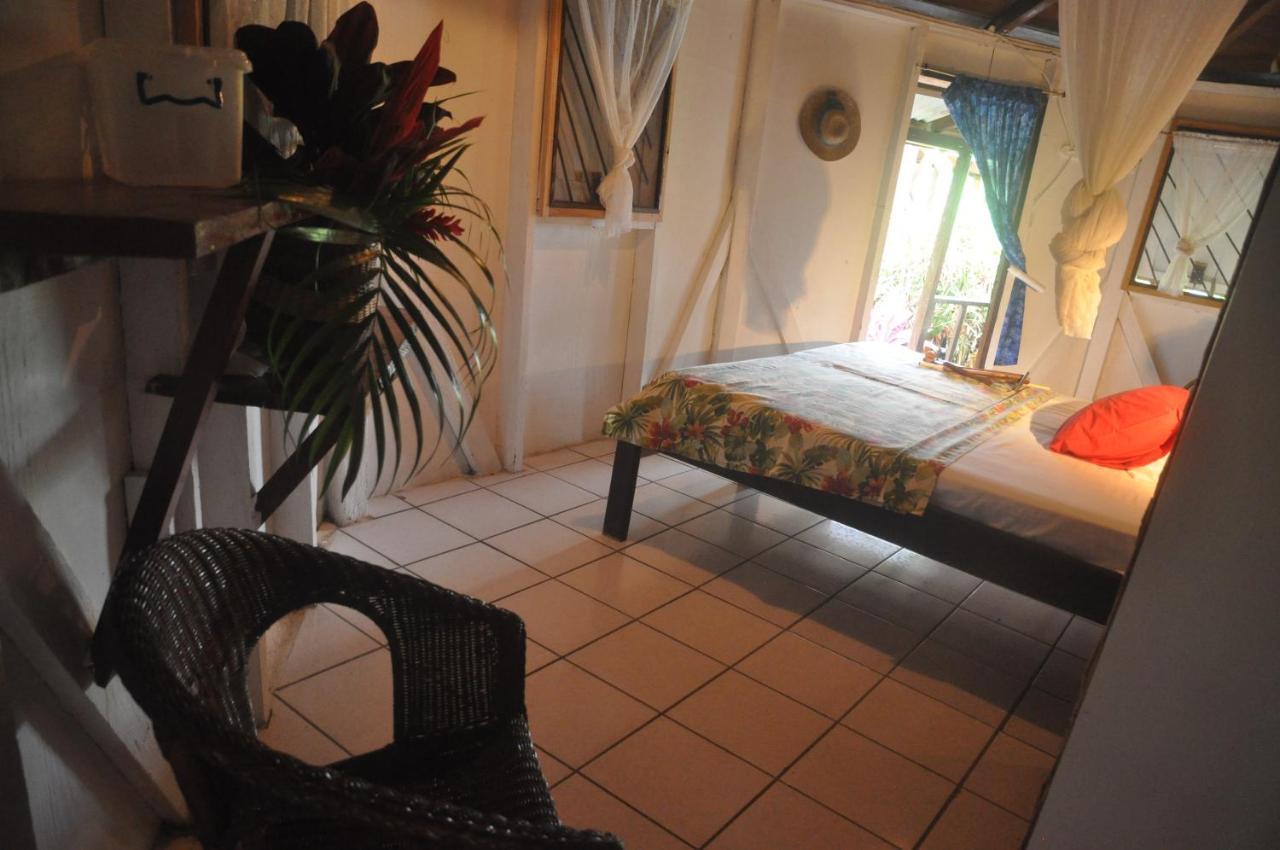 Hibiscus Valley Inn Marigot Exterior foto