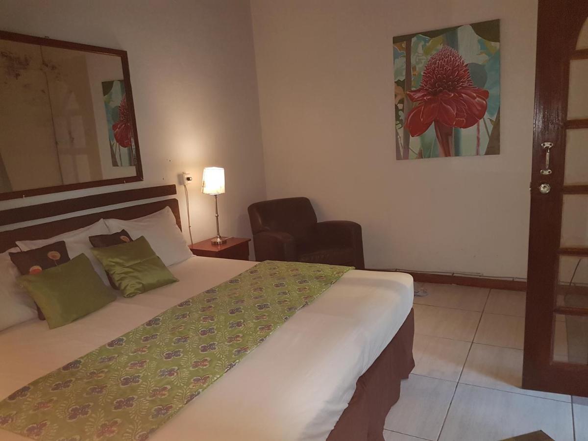 Hibiscus Valley Inn Marigot Exterior foto