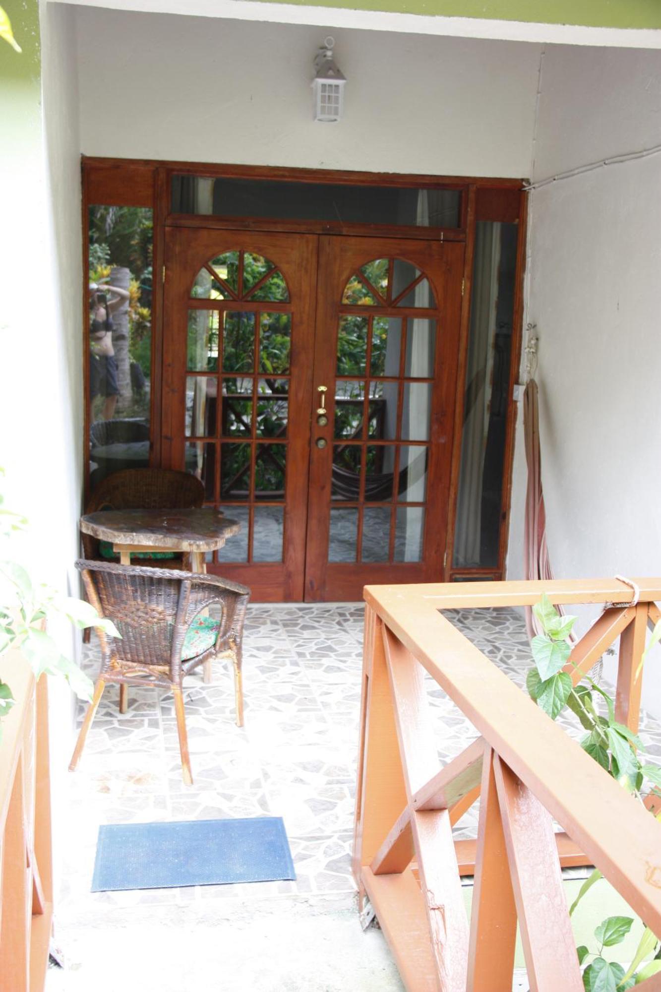 Hibiscus Valley Inn Marigot Exterior foto