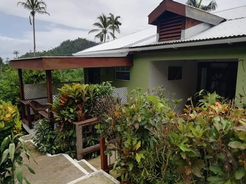 Hibiscus Valley Inn Marigot Exterior foto